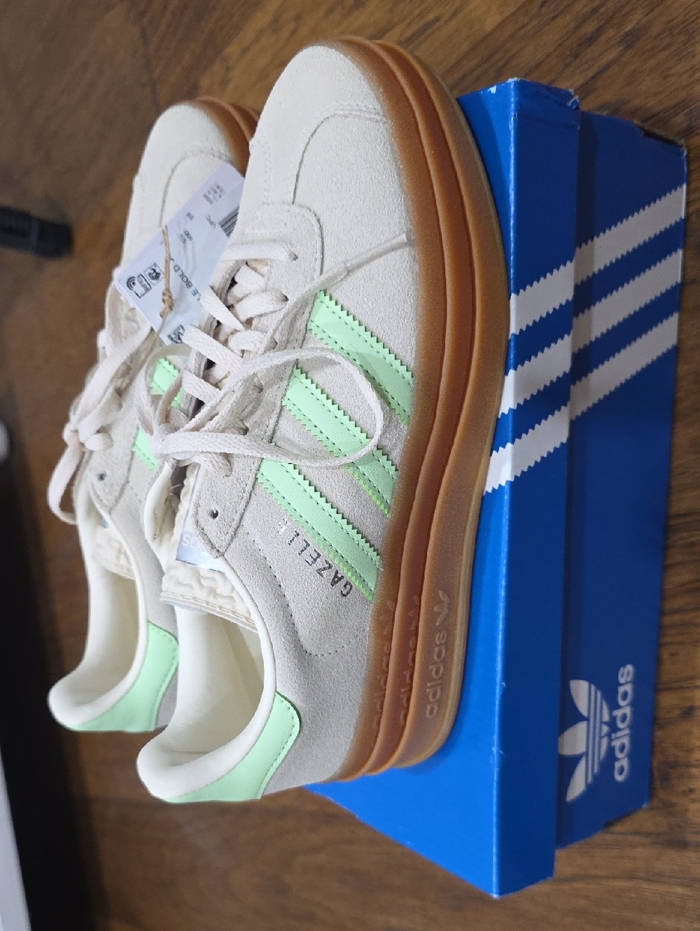 Adidas GAZELLE Platforom Cream Suede Sneakers Gum Bottoms Men's 6/ Women's 7.5